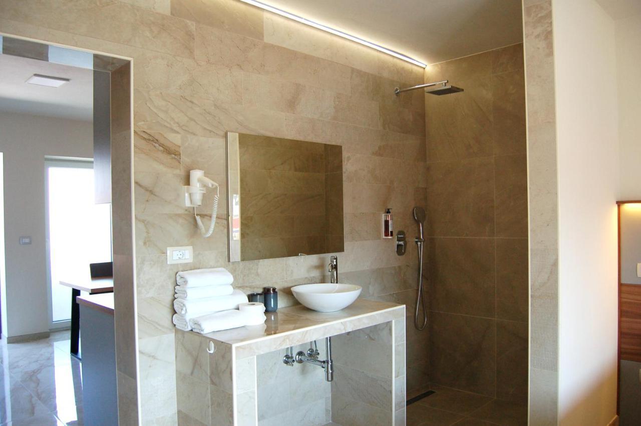 Rooms And Apartments Lisjak Koper Dış mekan fotoğraf